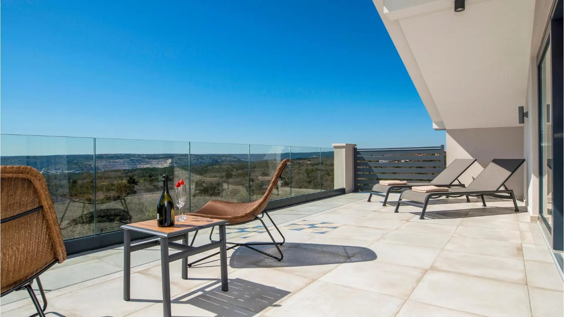 Gorgeous Home In Koromacno With House Sea View